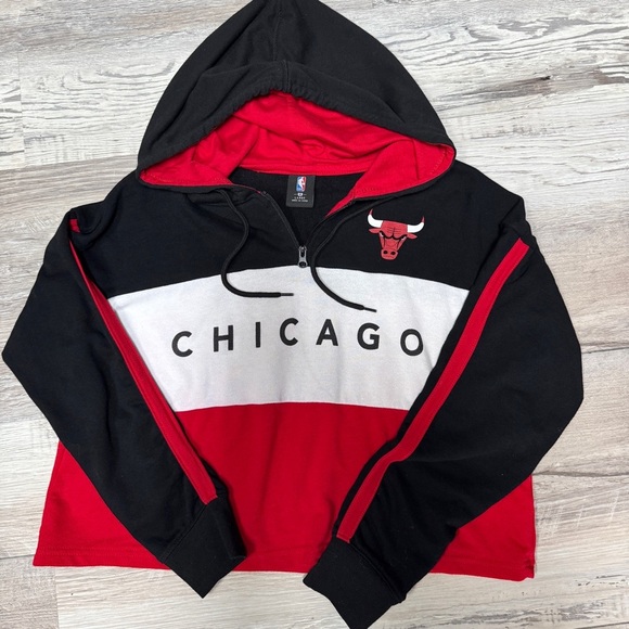 NBA Chicago Bulls Cropped Black and Red Hoodie - Picture 1 of 9